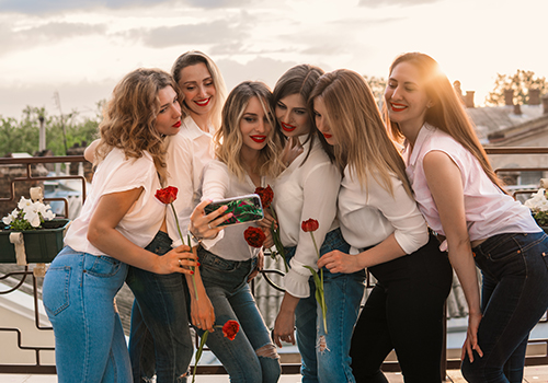 Groupe de femme pour un Shooting enterrement de vie de jeune fille en extérieur